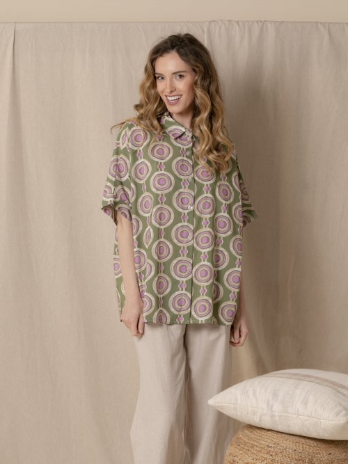 Camisa oversize abotonada estampada circulos Caqui