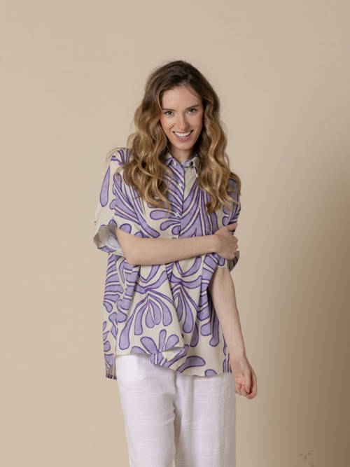 camisa oversize estampada hojas Magenta
