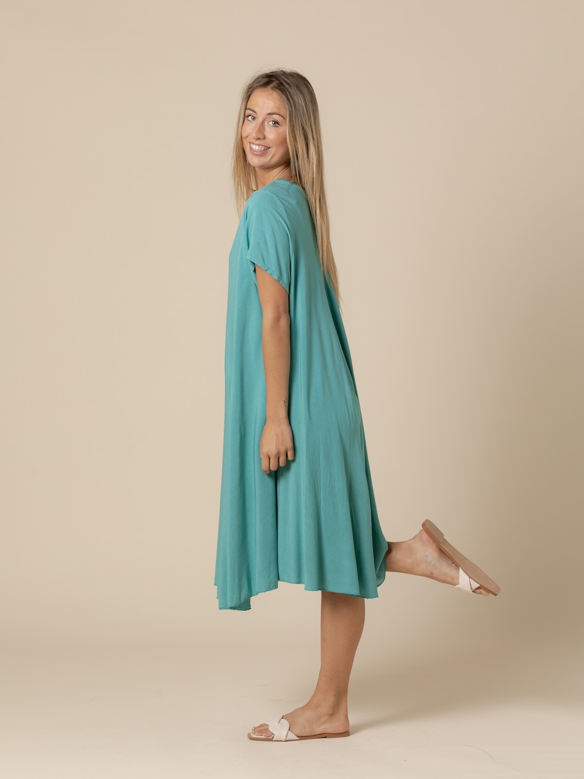 Woman Flowing V-neckline dress in vegetal viscose  Turquoise