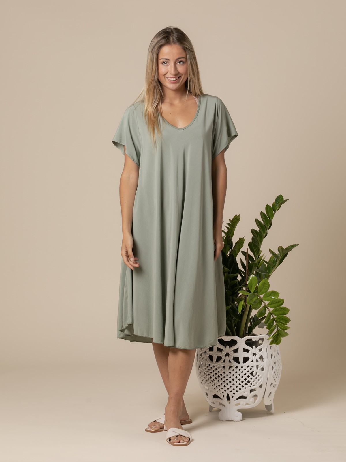 Woman Flowing V-neckline dress in vegetal viscose  Khaki