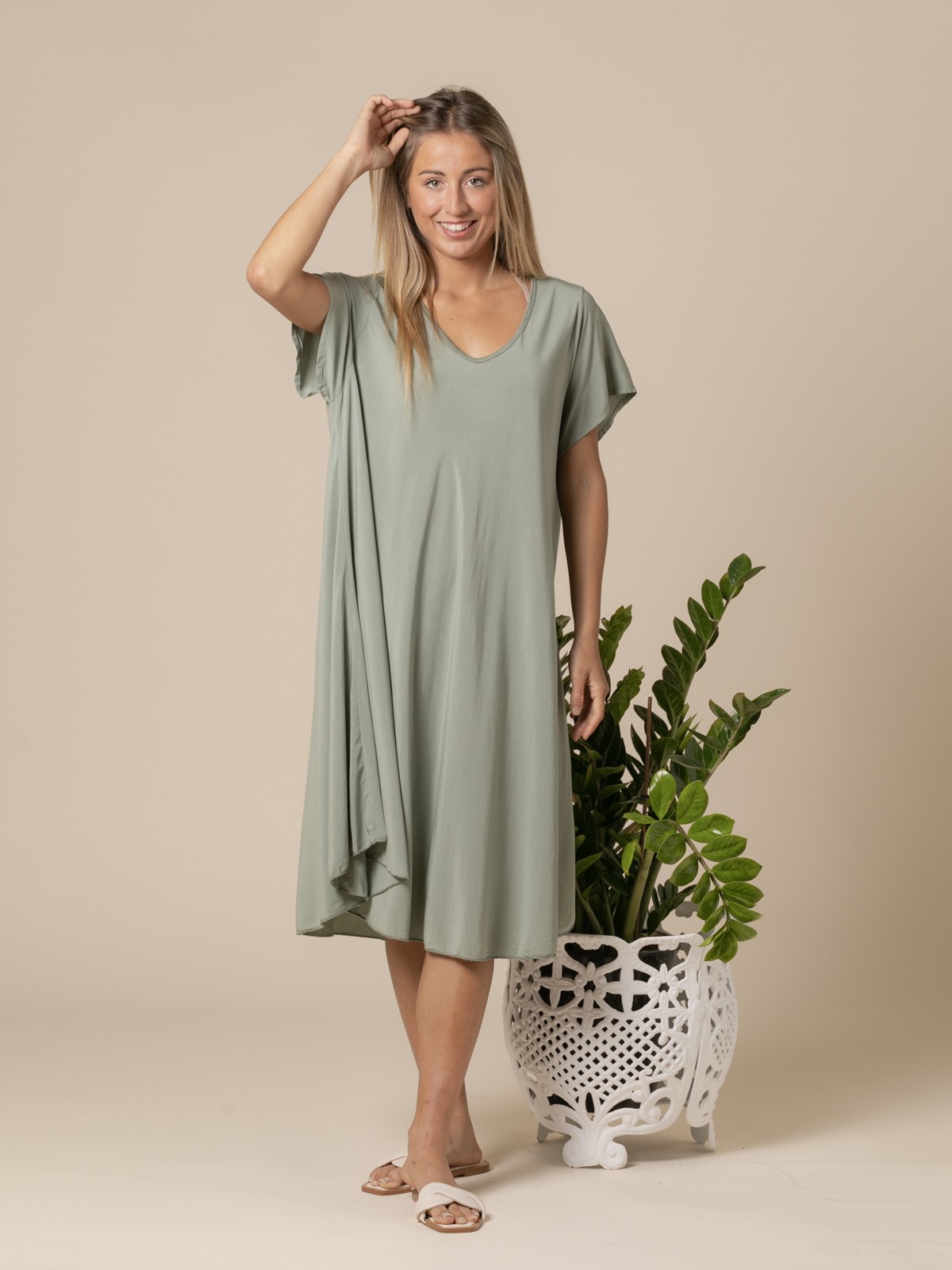 Woman Flowing V-neckline dress in vegetal viscose  Khaki
