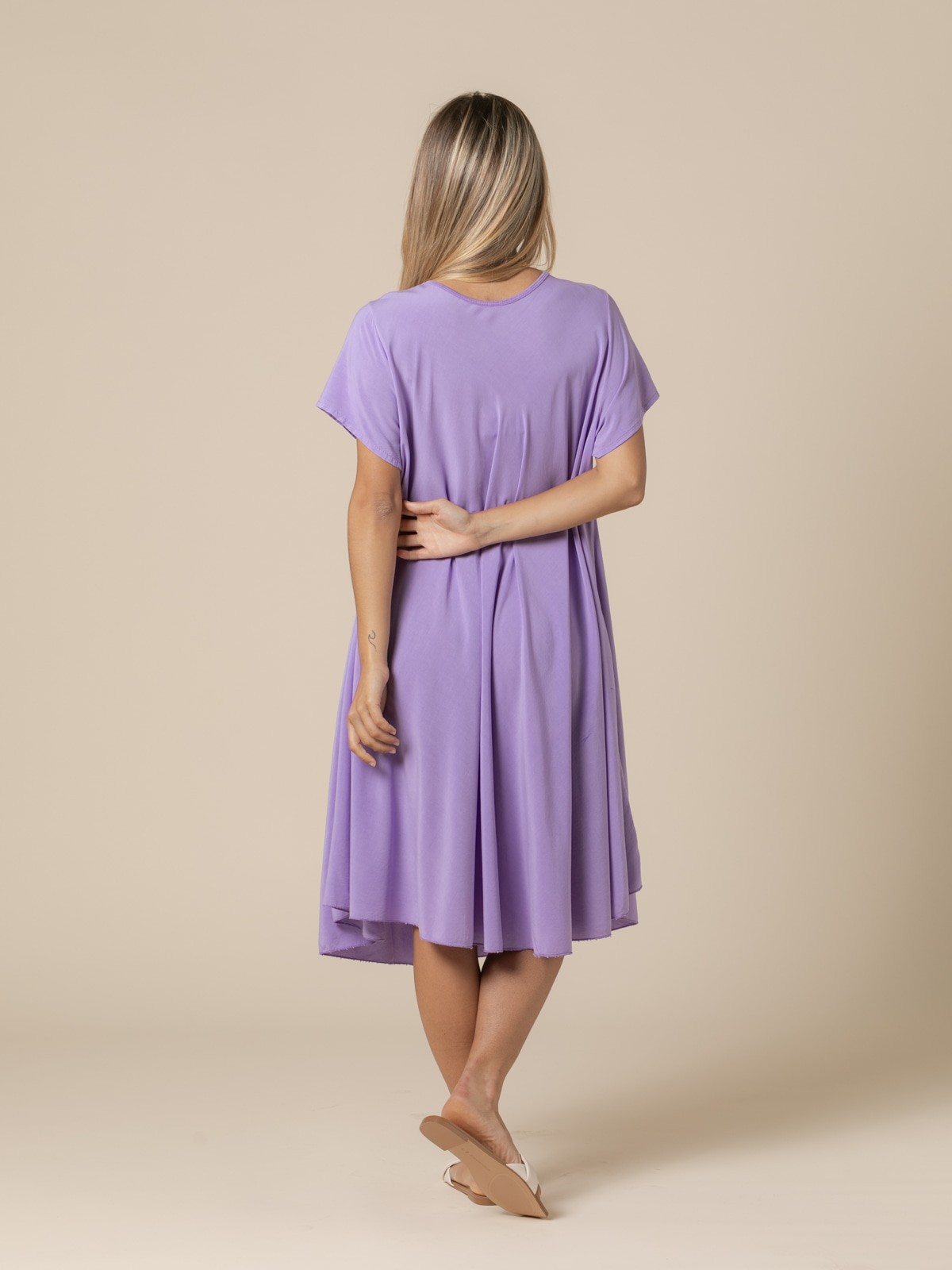 Woman Flowing V-neckline dress in vegetal viscose  Violet