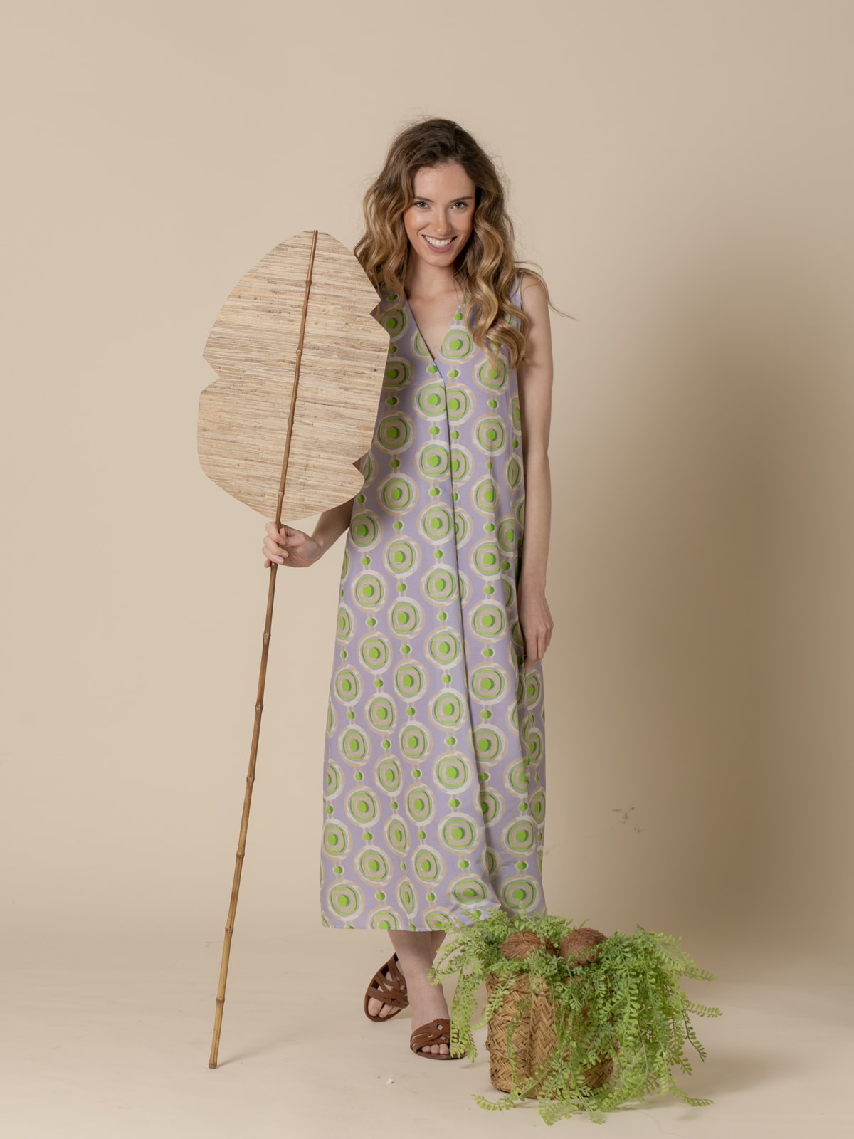Woman Long printed circle dress with V-neck  Lila