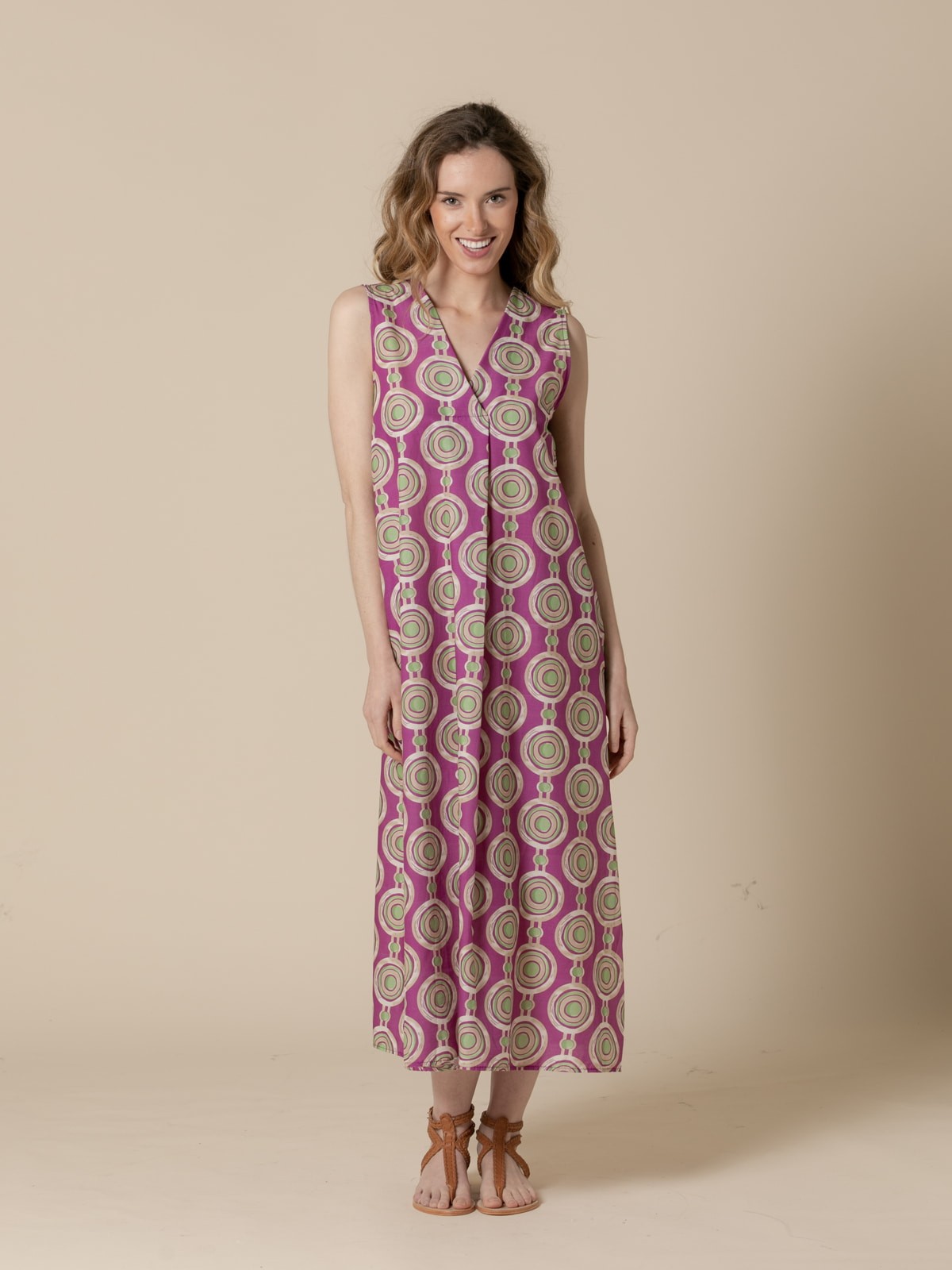Woman Long printed circle dress with V-neck  Magenta