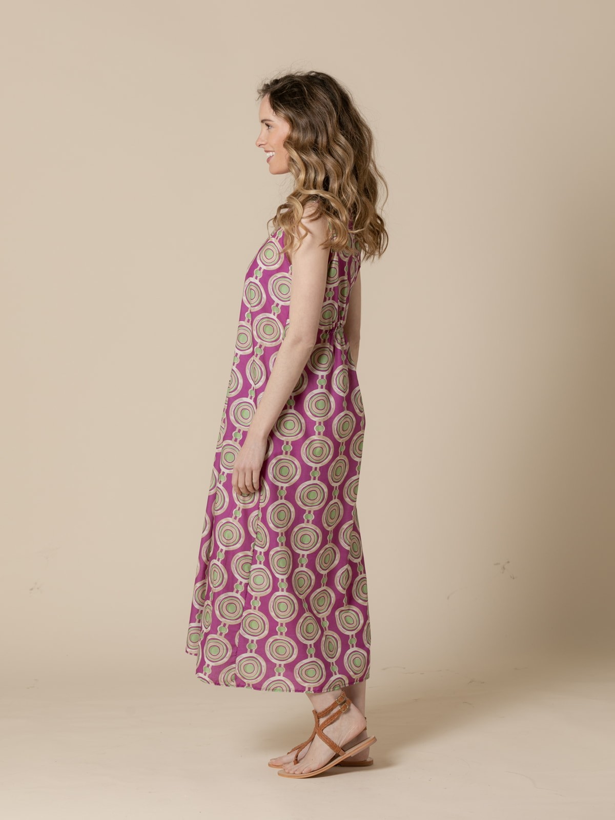 Woman Long printed circle dress with V-neck  Magenta