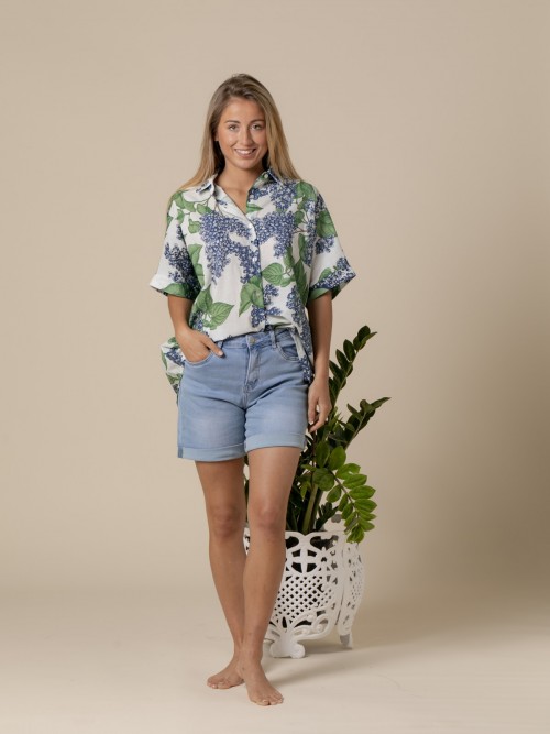 Woman classic jean shorts  Blue