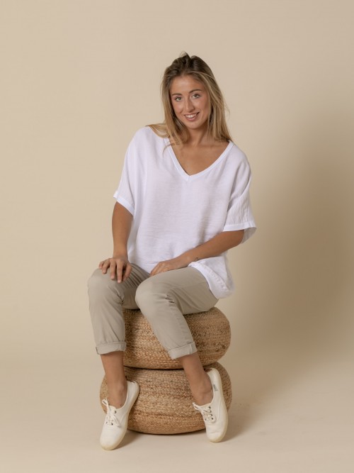 Woman Wide V-neck T-shirt  White
