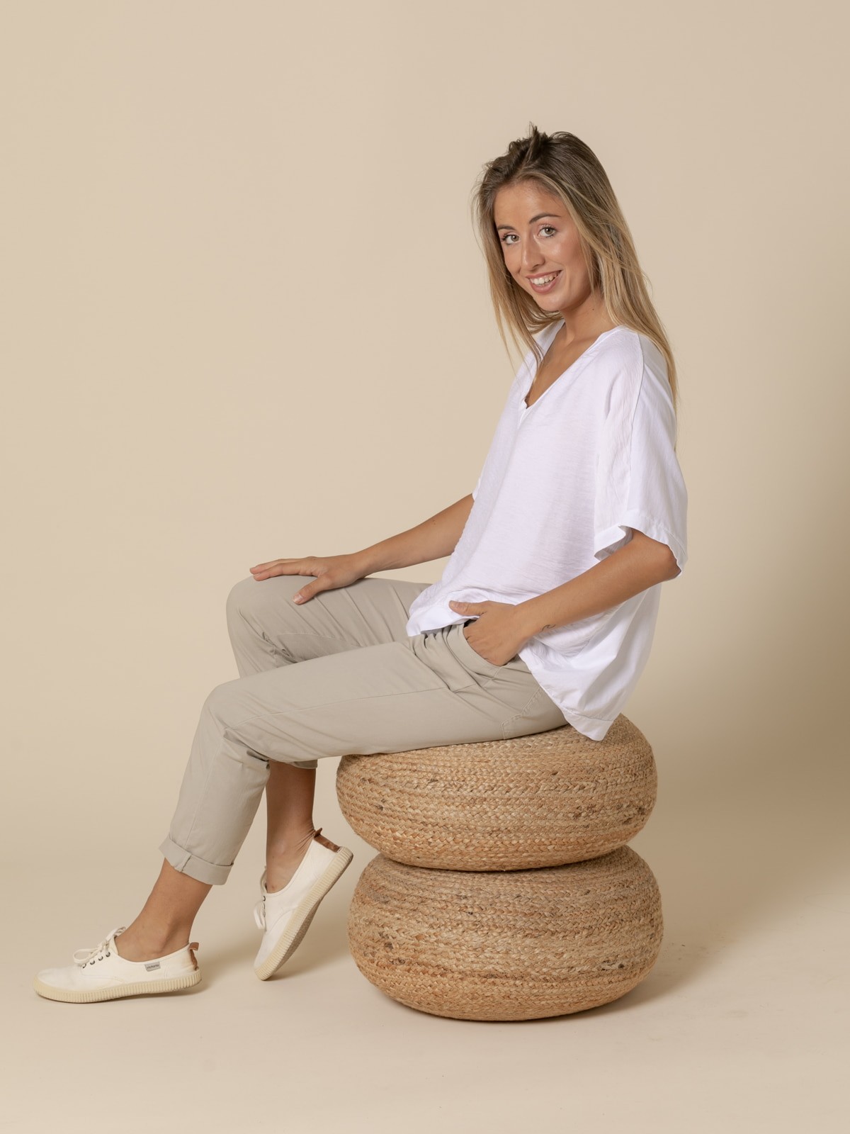 Woman Wide V-neck T-shirt  White