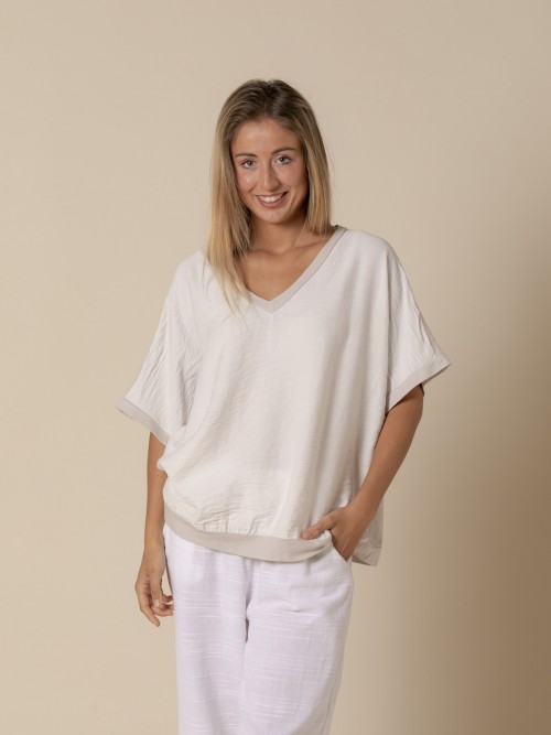 Woman Wide V-neck T-shirt  Beige