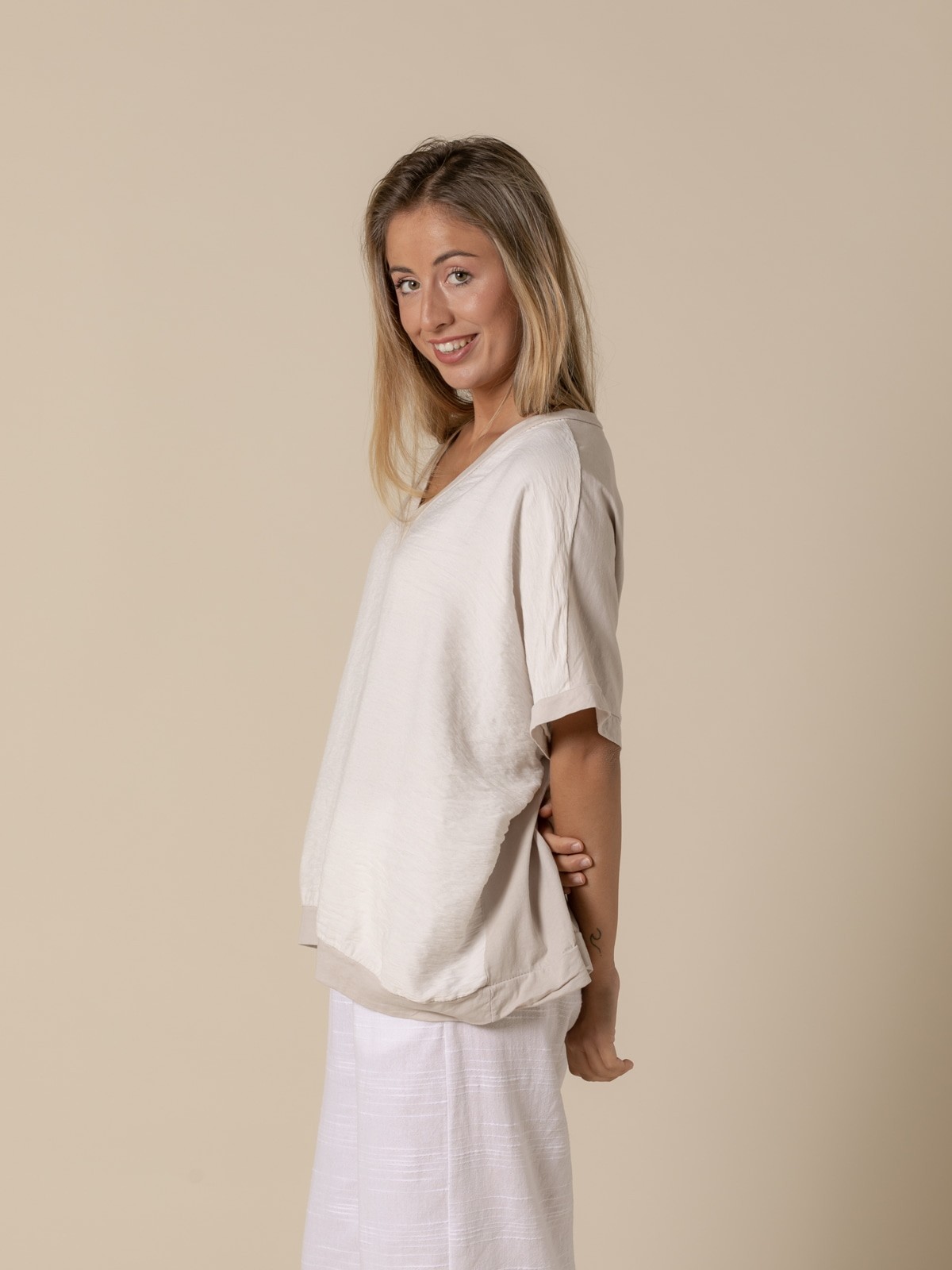 Woman Wide V-neck T-shirt  Beige
