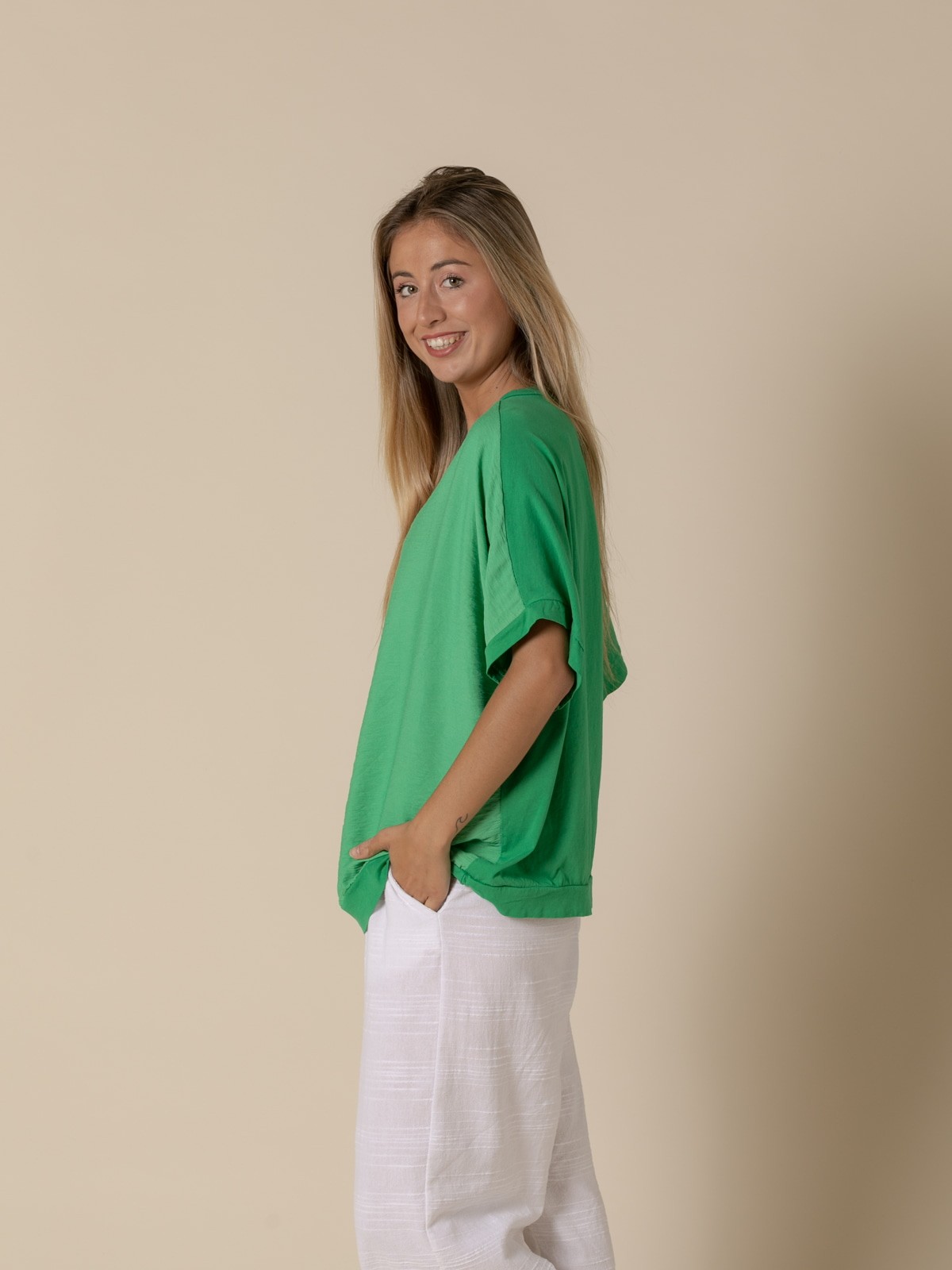 Woman Wide V-neck T-shirt  Green