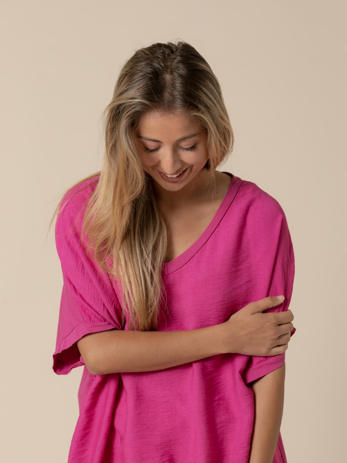 Woman Wide V-neck T-shirt  Magenta