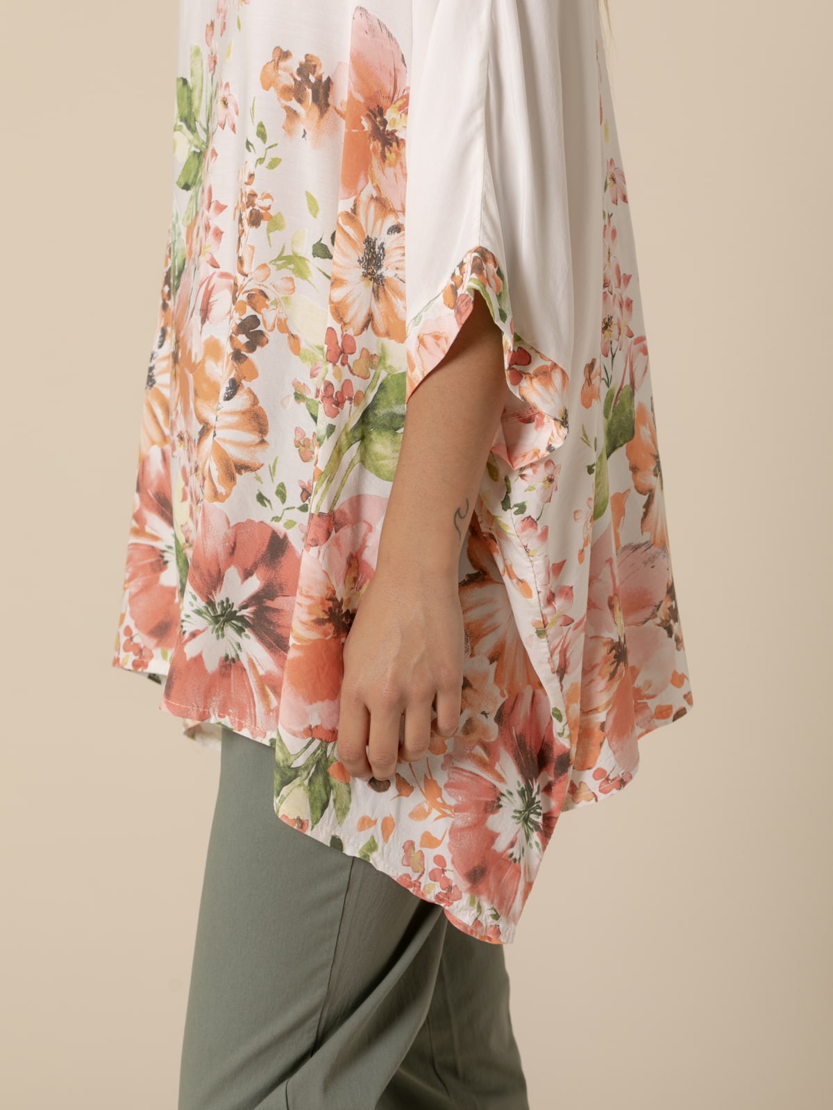 Woman Oversize flower print blouse  pomelo