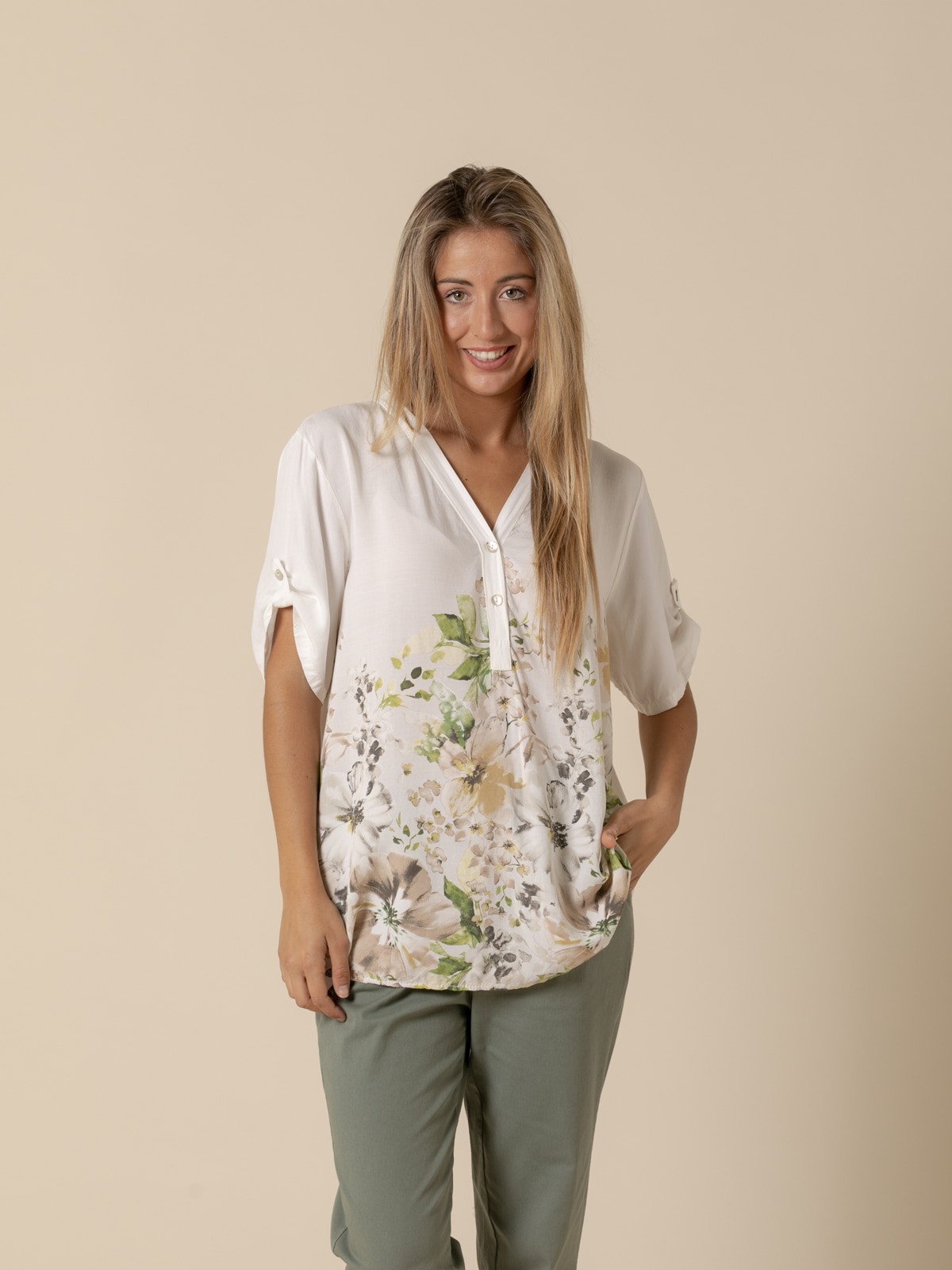 Woman Floral print V-neck blouse  Green