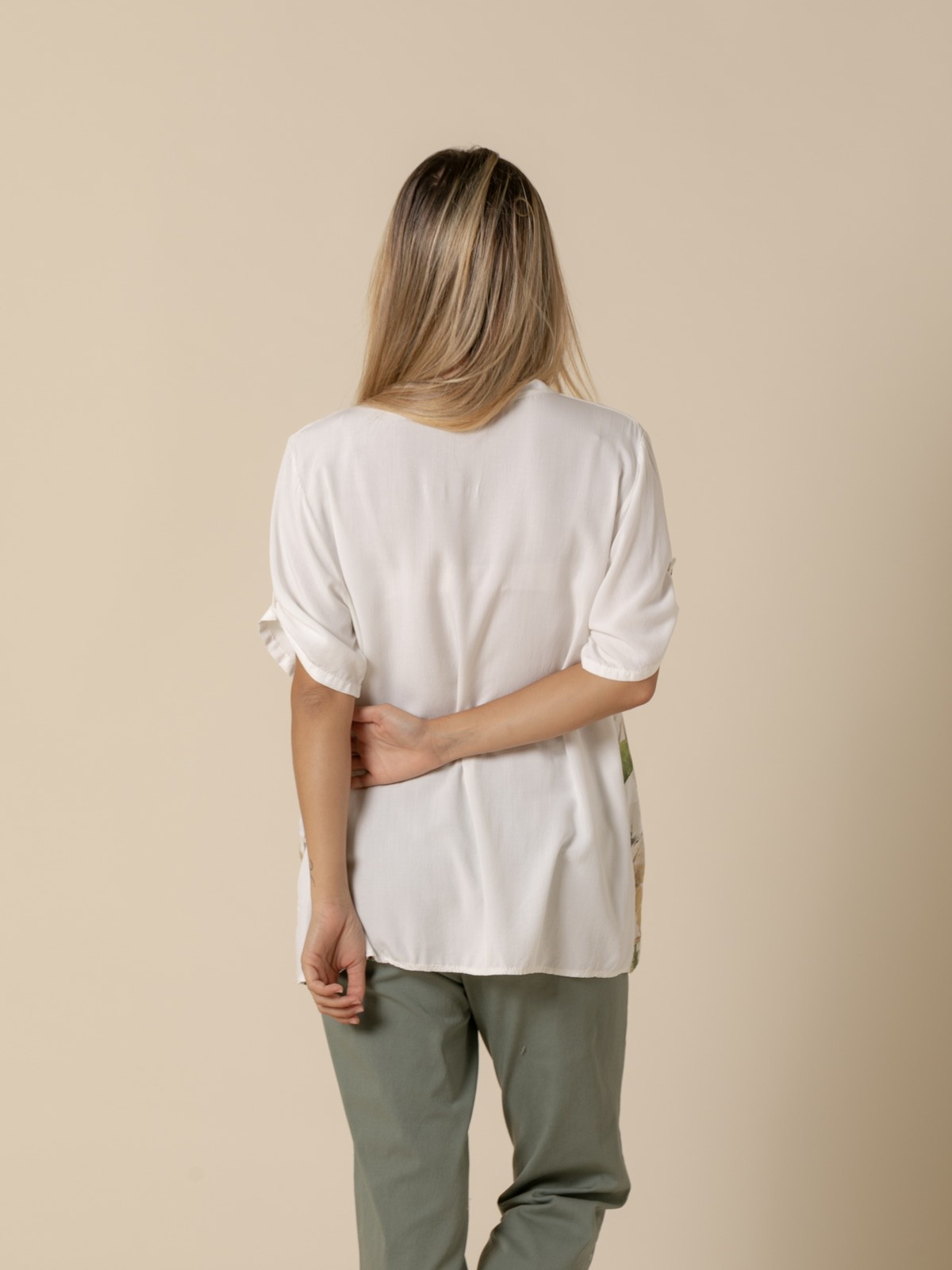 Woman Floral print V-neck blouse  Green