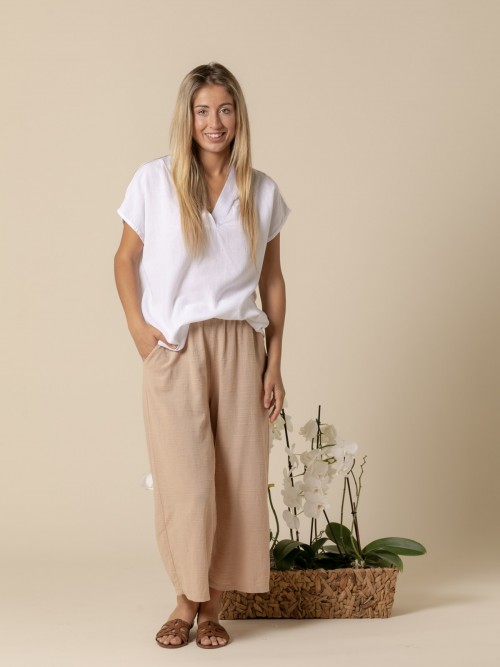 Woman Blouse with a V-neckline and bright colors in satin  White