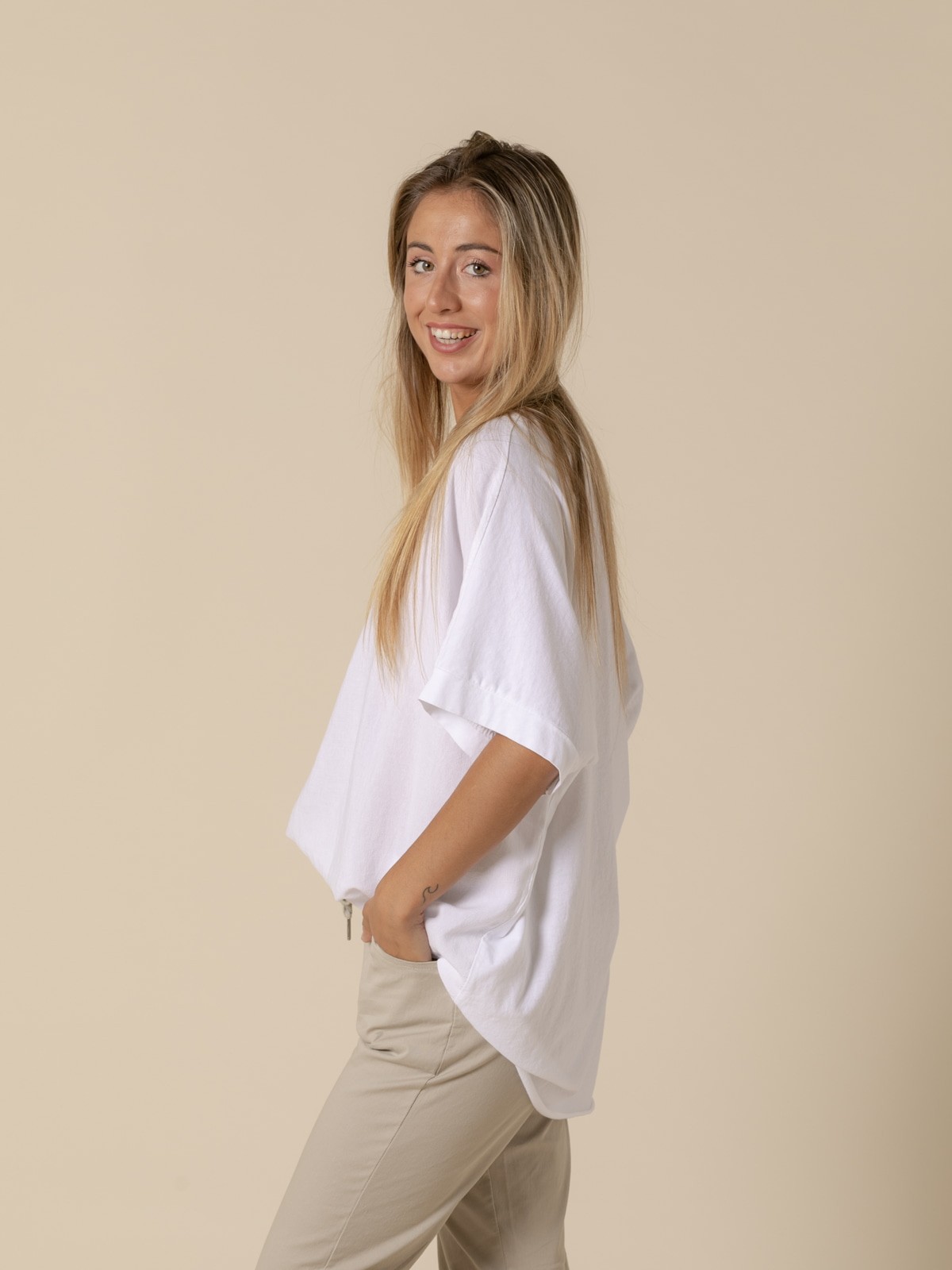 Woman Visco-cotton oversize V-neck T-shirt  White