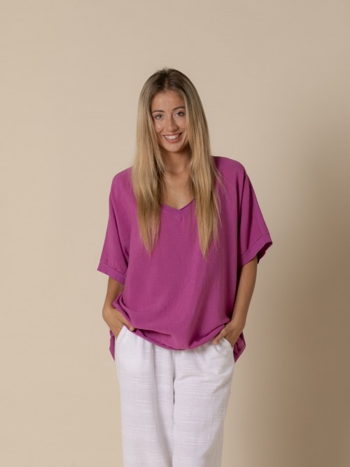 Woman Visco-cotton oversize V-neck T-shirt  Magenta