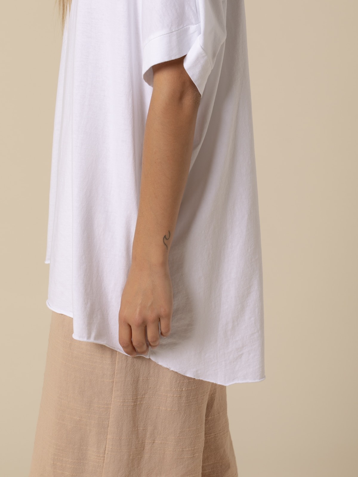 Woman Basic short-sleeved T-shirt  White