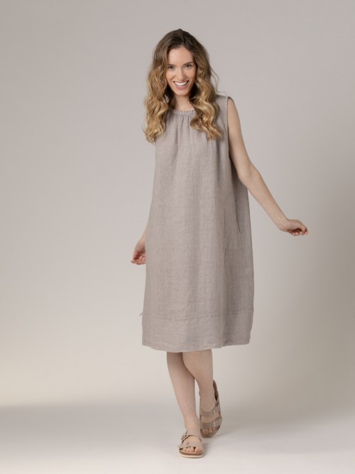 Woman  Taupe