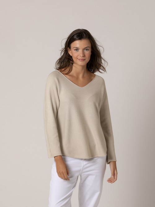 Woman Soft V-neck sweater Camel