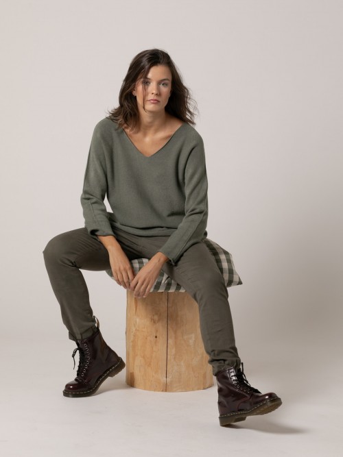 Woman Soft V-neck sweater Khaki