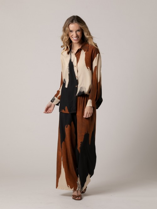 Woman Faded print flowing trousers Black