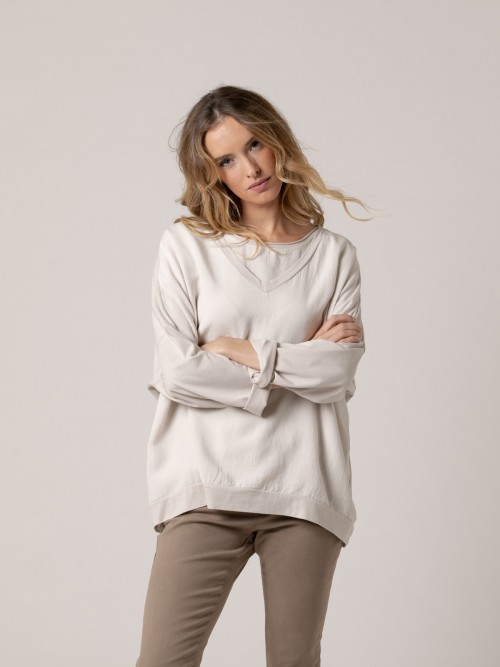 Camiseta lisa escote pico tencell Beige