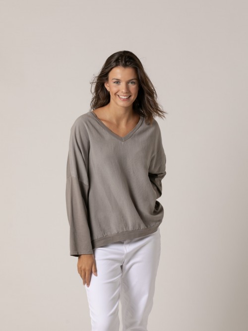 Camiseta lisa escote pico tencell Taupe