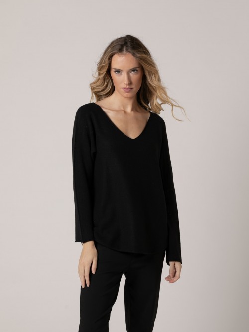 Woman Soft V-neck sweater Black