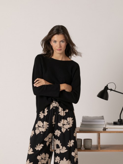 Woman boat neck soft jumper  Black