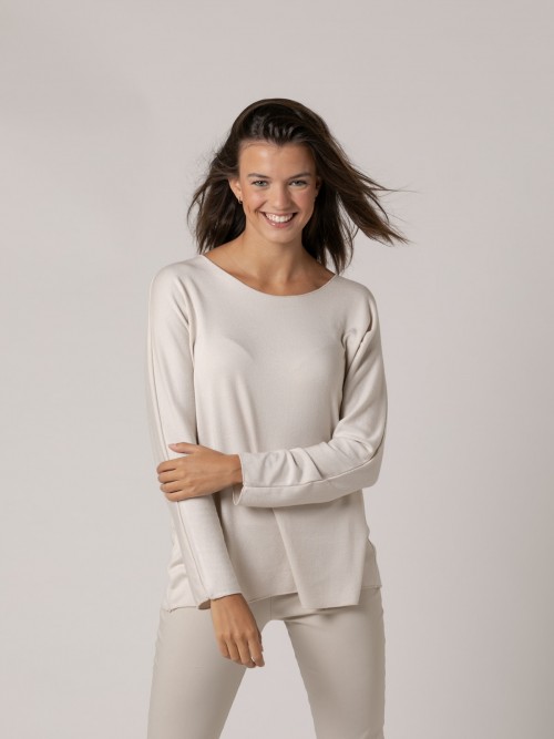 Woman Fine oversize sweater with bateau neckline Beige