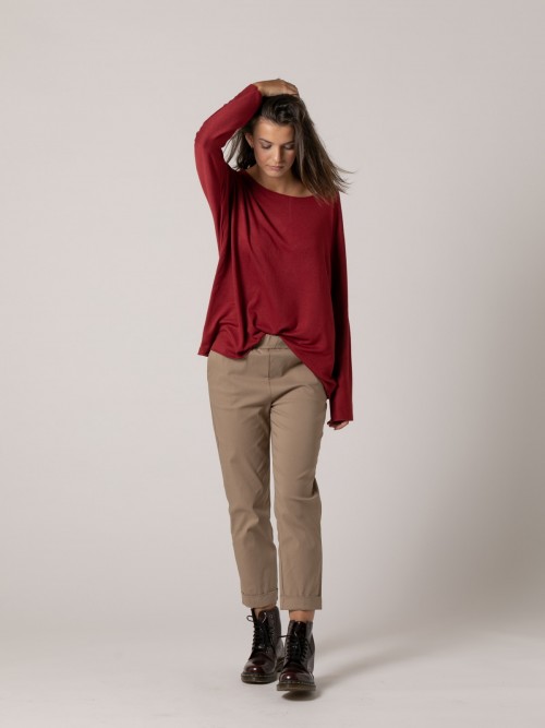 Woman Fine oversize sweater with bateau neckline Red
