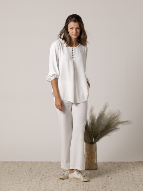 Woman Wide flowing blouse with buttons White