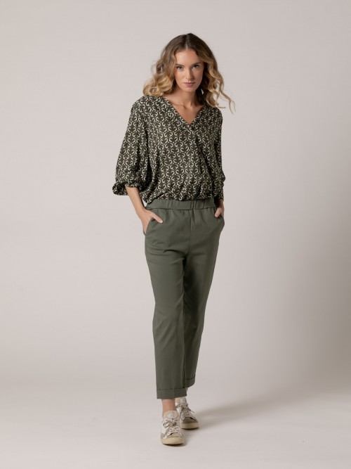 Woman Ankle-length pants with pockets Khaki