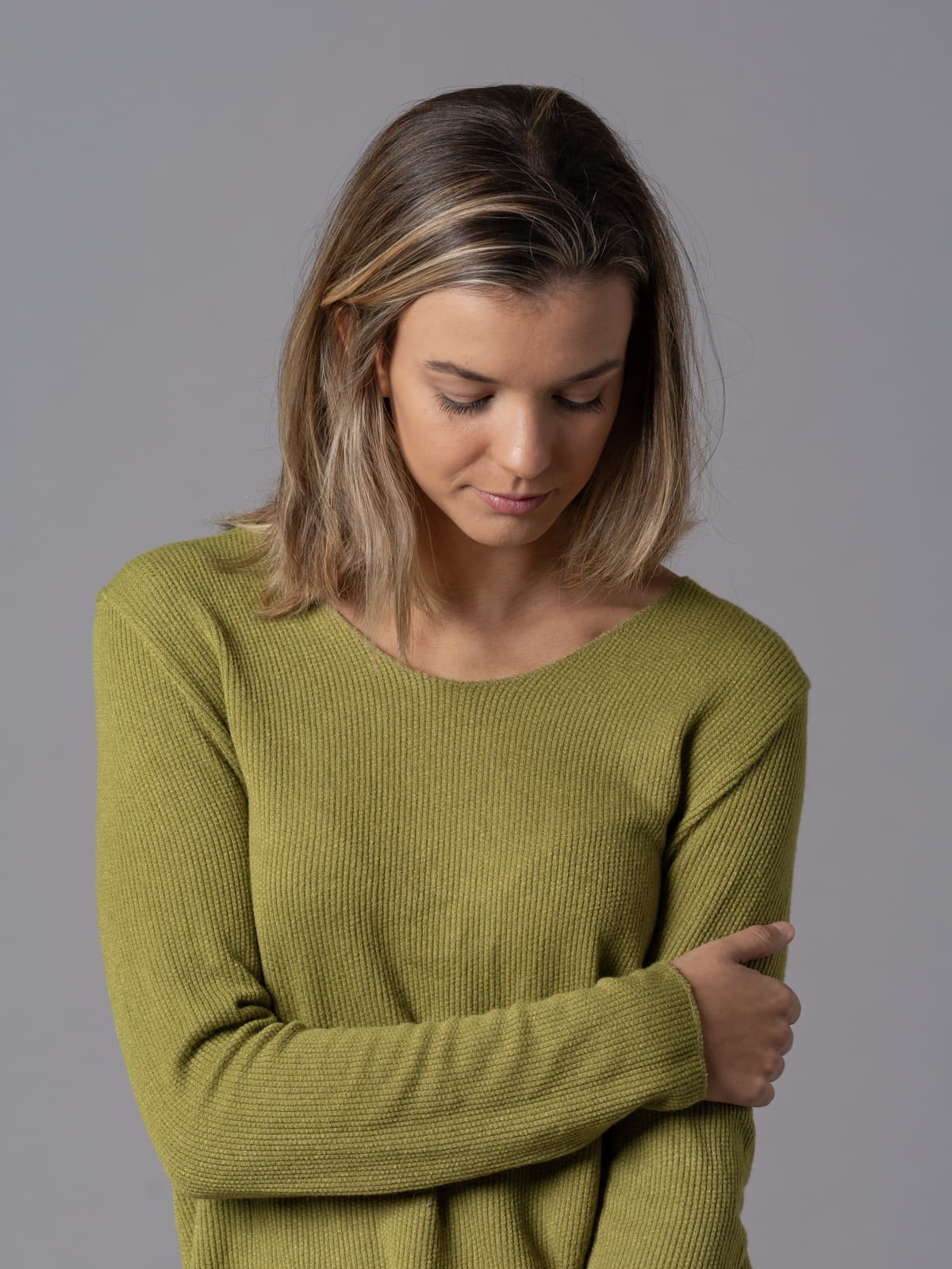 Woman Lightweight V-neck sweater Olive
