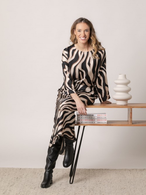 Woman Zebra print fluid skirt Black