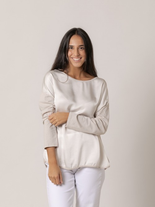 Camiseta de raso en delantero Beige