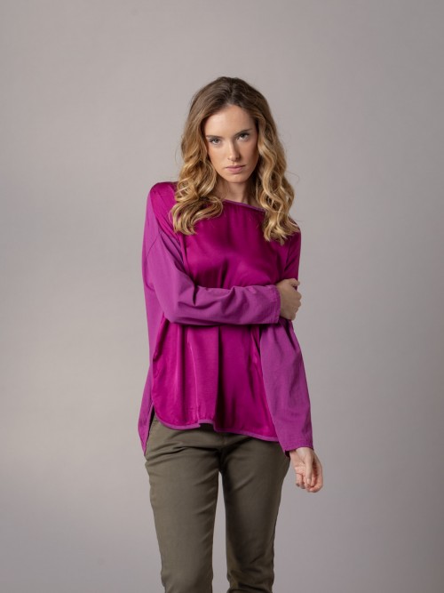 Woman Satin T-shirt on the front Magenta
