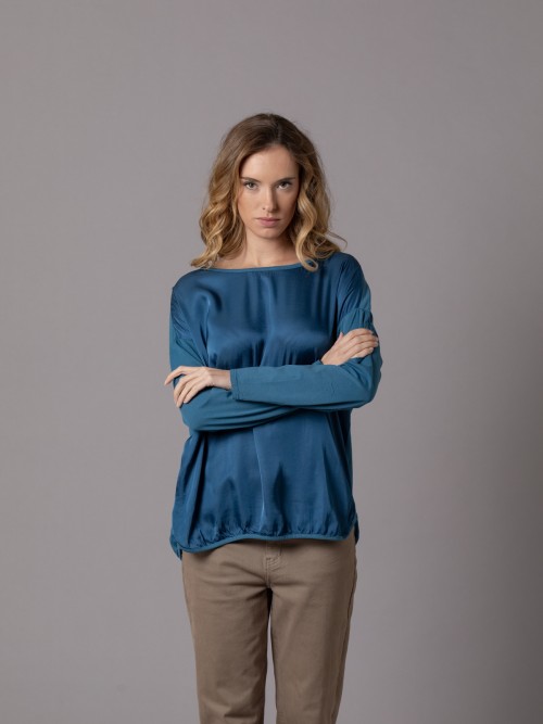 Woman Satin T-shirt on the front Blue