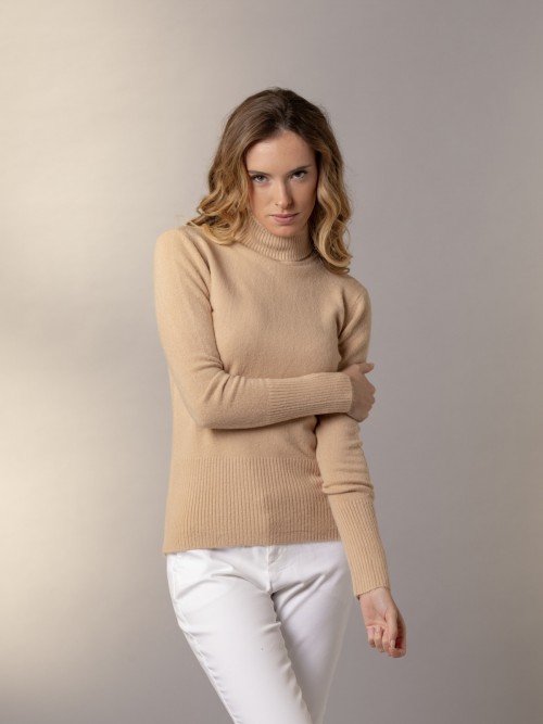 Woman Must-have turtleneck sweater Camel