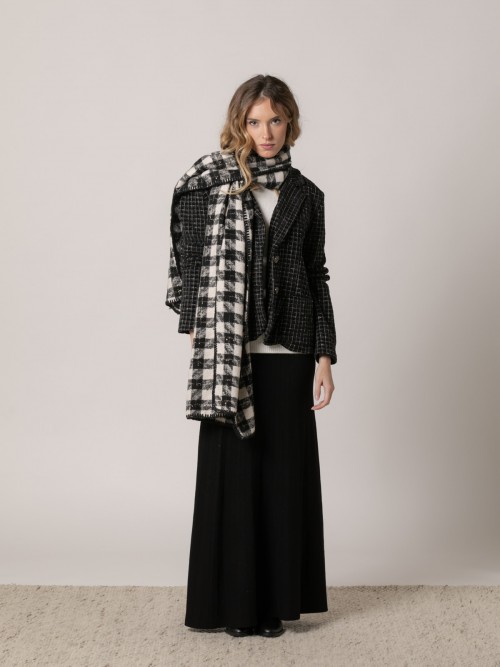 Woman Monochrome check scarf Black