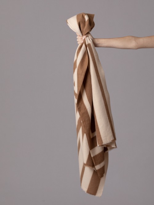 Woman Striped scarf with wool Camel