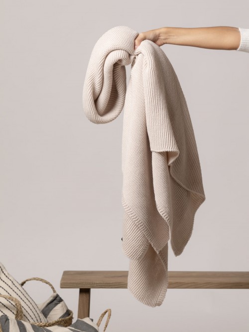 Woman Wide knit poncho Beige