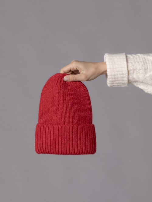 Woman Trendy knitted hat  Redcolour