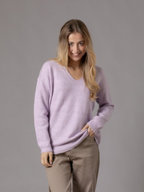 Jersey con lana cuello pico essense color Lila