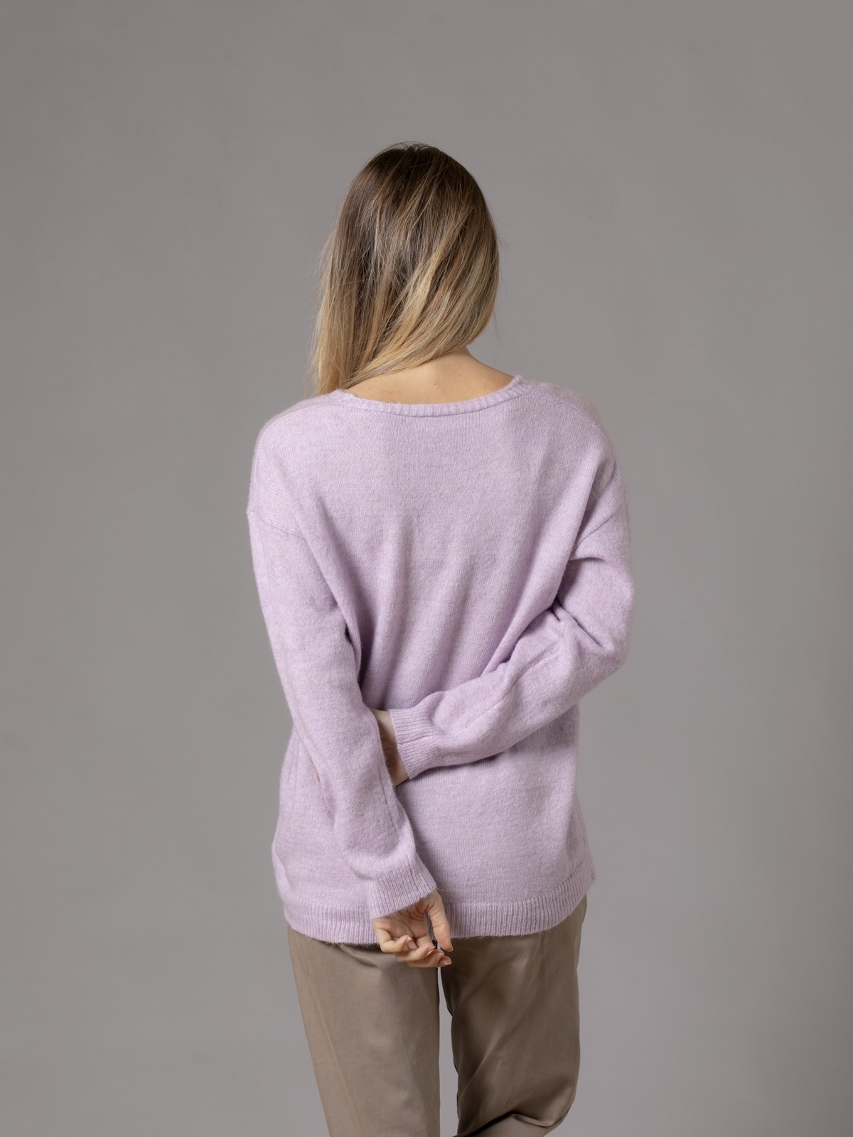 Woman Essense v-neck wool sweater  Lilacolour