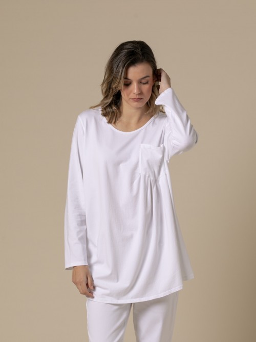 Camiseta de algodón 100% bolsillo diseño mom fit color Blanco