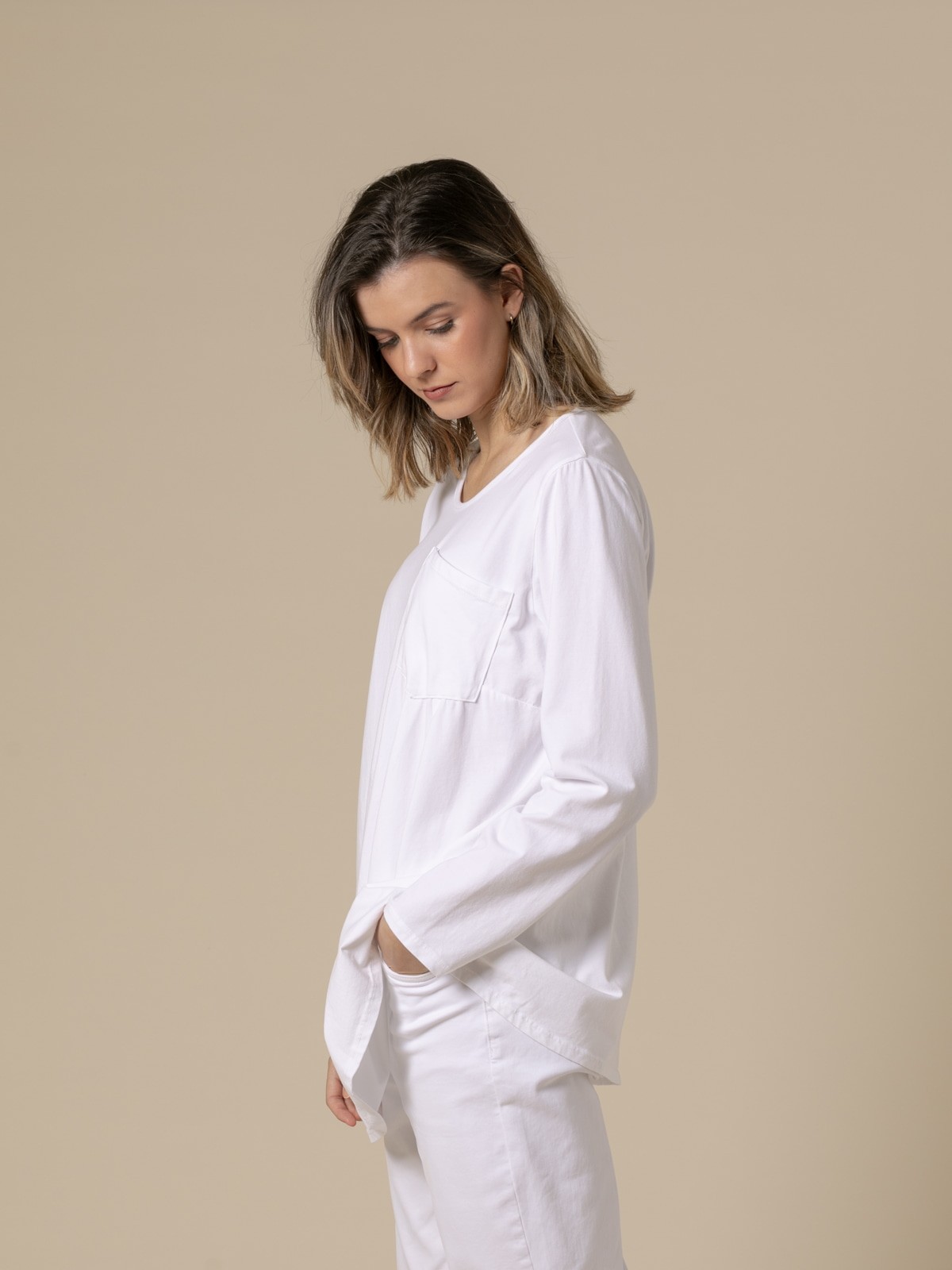 Woman 100% cotton t-shirt with pocket design, mom fit  Whitecolour