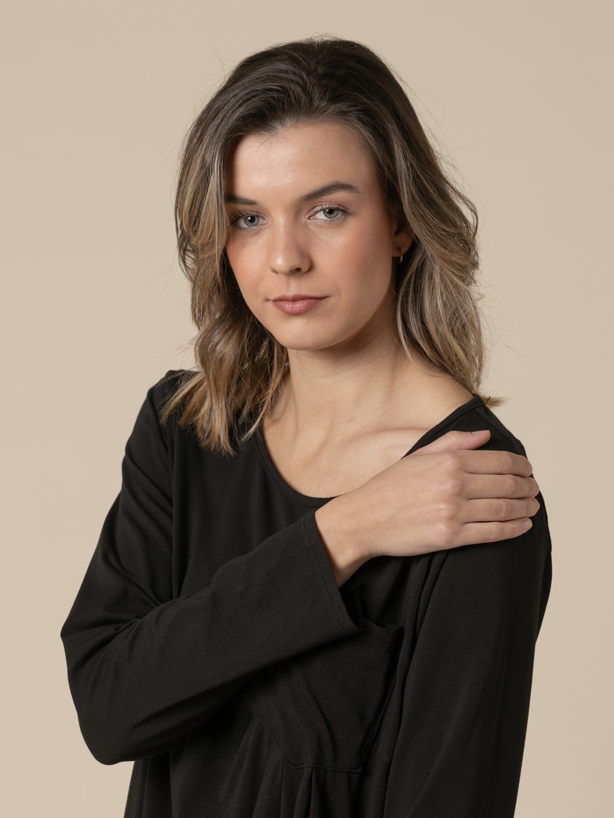 Woman 100% cotton t-shirt with pocket design, mom fit  Blackcolour